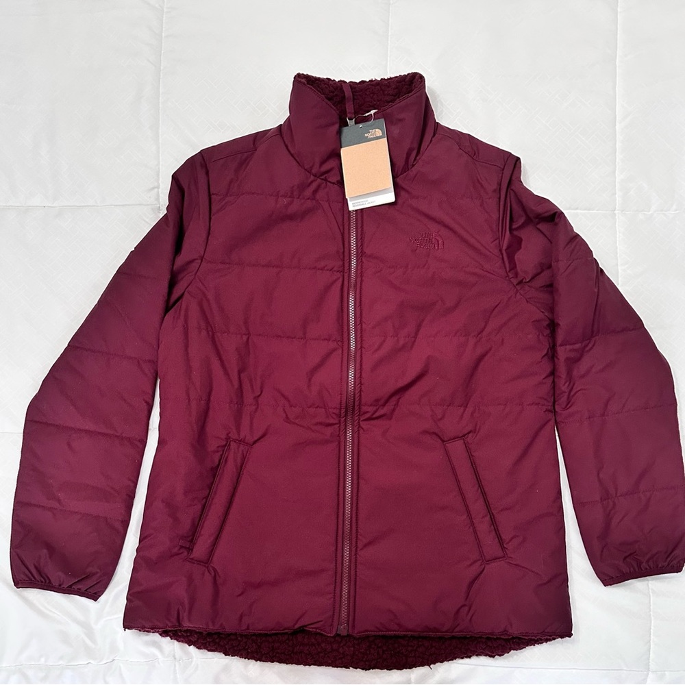 The North Face Women's Deep Burgundy REVERSIBLE Puffer Jacket NWT